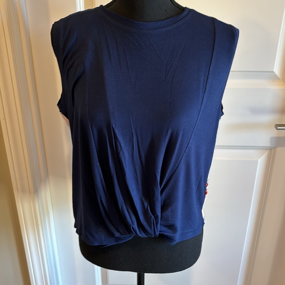 Petite Bundle Deal!  Gloria Vanderbilt Capris AND NWT Bobeau knot tied top. - Picture 4 of 13